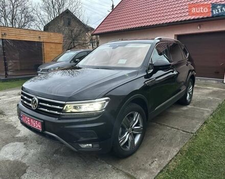 Красный Фольксваген Тигуан, объемом двигателя 2.03 л и пробегом 218 тыс. км за 27950 $, фото 34 на Automoto.ua