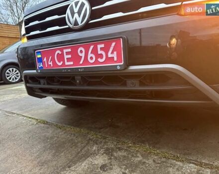 Красный Фольксваген Тигуан, объемом двигателя 2.03 л и пробегом 218 тыс. км за 27950 $, фото 18 на Automoto.ua