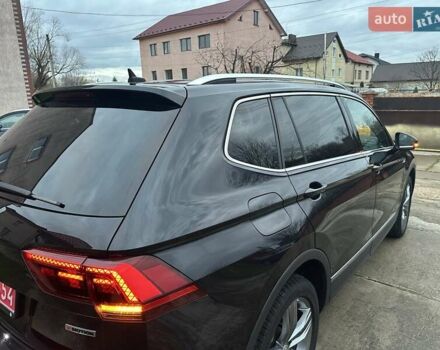 Красный Фольксваген Тигуан, объемом двигателя 2.03 л и пробегом 218 тыс. км за 27950 $, фото 31 на Automoto.ua