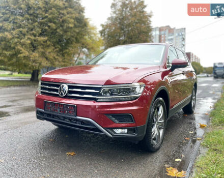 Червоний Фольксваген Тігуан, об'ємом двигуна 1.98 л та пробігом 74 тис. км за 22100 $, фото 7 на Automoto.ua