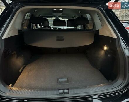 Красный Фольксваген Тигуан, объемом двигателя 2.03 л и пробегом 218 тыс. км за 27950 $, фото 67 на Automoto.ua