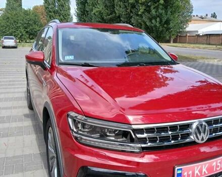 Красный Фольксваген Тигуан, объемом двигателя 2 л и пробегом 52 тыс. км за 25800 $, фото 1 на Automoto.ua