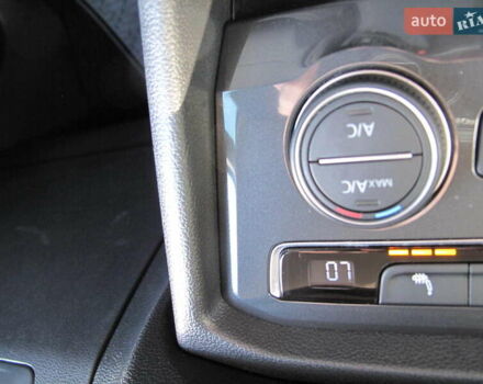 Красный Фольксваген Тигуан, объемом двигателя 2 л и пробегом 80 тыс. км за 21500 $, фото 80 на Automoto.ua