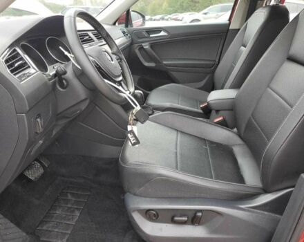 Красный Фольксваген Тигуан, объемом двигателя 2 л и пробегом 97 тыс. км за 13000 $, фото 8 на Automoto.ua