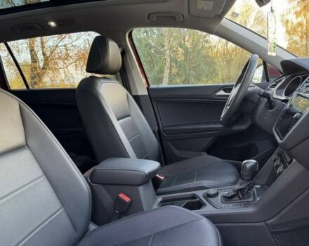 Красный Фольксваген Тигуан, объемом двигателя 0 л и пробегом 106 тыс. км за 14500 $, фото 9 на Automoto.ua