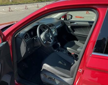 Красный Фольксваген Тигуан, объемом двигателя 1.98 л и пробегом 33 тыс. км за 28900 $, фото 5 на Automoto.ua