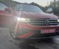 Красный Фольксваген Тигуан, объемом двигателя 2.01 л и пробегом 65 тыс. км за 22999 $, фото 1 на Automoto.ua