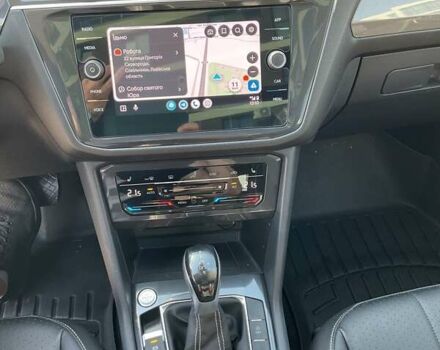 Красный Фольксваген Тигуан, объемом двигателя 1.98 л и пробегом 33 тыс. км за 28900 $, фото 8 на Automoto.ua