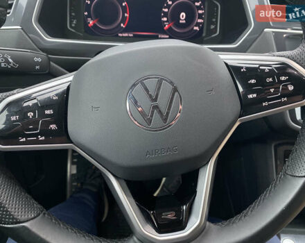 Червоний Фольксваген Тігуан, об'ємом двигуна 1.98 л та пробігом 51 тис. км за 26999 $, фото 44 на Automoto.ua