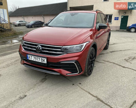 Червоний Фольксваген Тігуан, об'ємом двигуна 1.98 л та пробігом 51 тис. км за 26999 $, фото 6 на Automoto.ua