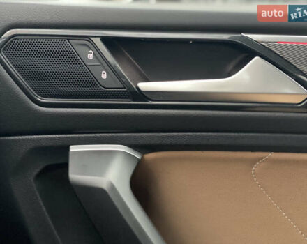 Червоний Фольксваген Тігуан, об'ємом двигуна 1.98 л та пробігом 51 тис. км за 26999 $, фото 71 на Automoto.ua