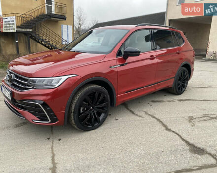 Червоний Фольксваген Тігуан, об'ємом двигуна 1.98 л та пробігом 51 тис. км за 26999 $, фото 5 на Automoto.ua