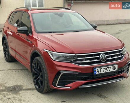Червоний Фольксваген Тігуан, об'ємом двигуна 1.98 л та пробігом 51 тис. км за 26999 $, фото 3 на Automoto.ua