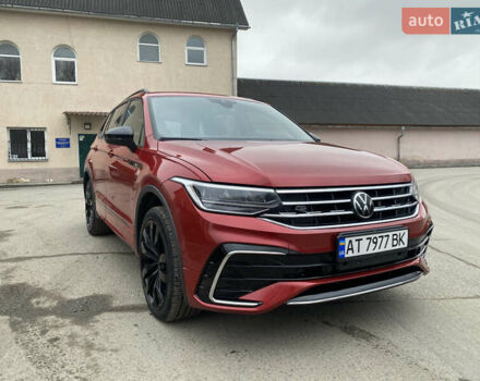 Червоний Фольксваген Тігуан, об'ємом двигуна 1.98 л та пробігом 51 тис. км за 26999 $, фото 9 на Automoto.ua