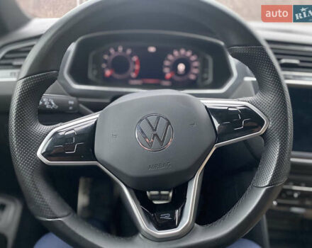 Червоний Фольксваген Тігуан, об'ємом двигуна 1.98 л та пробігом 51 тис. км за 26999 $, фото 43 на Automoto.ua