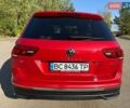 Червоний Фольксваген Тігуан, об'ємом двигуна 1.98 л та пробігом 16 тис. км за 32000 $, фото 3 на Automoto.ua