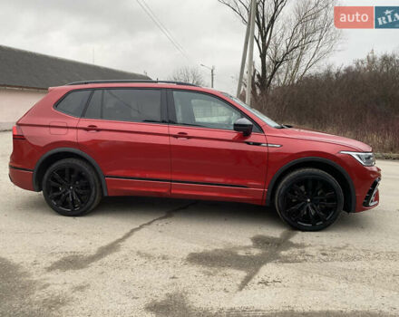 Червоний Фольксваген Тігуан, об'ємом двигуна 1.98 л та пробігом 51 тис. км за 26999 $, фото 32 на Automoto.ua