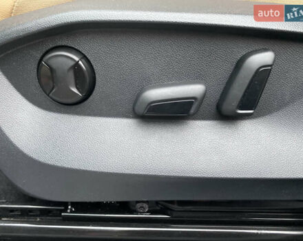 Червоний Фольксваген Тігуан, об'ємом двигуна 1.98 л та пробігом 51 тис. км за 26999 $, фото 52 на Automoto.ua