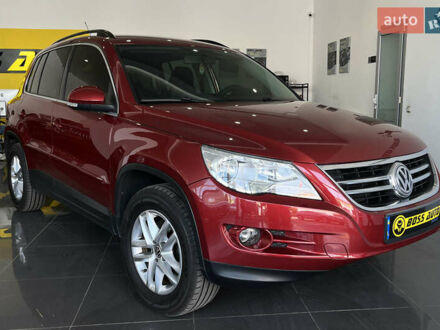Красный Фольксваген Тигуан, объемом двигателя 2 л и пробегом 108 тыс. км за 12700 $, фото 1 на Automoto.ua