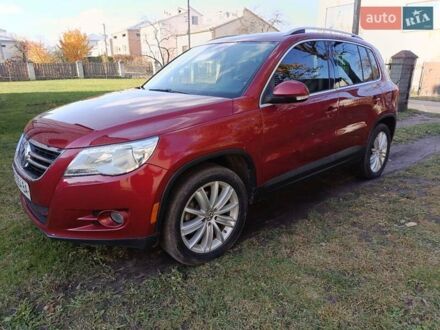 Красный Фольксваген Тигуан, объемом двигателя 1.98 л и пробегом 497 тыс. км за 9000 $, фото 1 на Automoto.ua