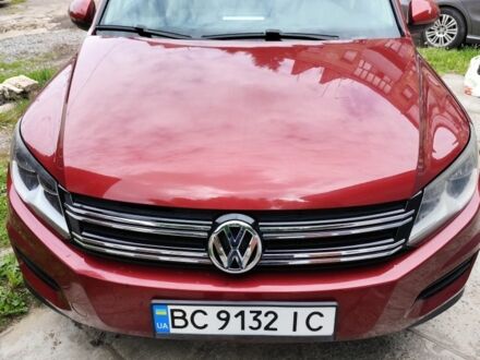 Красный Фольксваген Тигуан, объемом двигателя 2 л и пробегом 123 тыс. км за 267 $, фото 1 на Automoto.ua