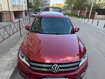 Фольксваген Тигуан 2015 в Ивано-Франковске на Automoto.ua Красный Фольксваген Тигуан, объемом двигателя 2 л и пробегом 190 тыс. км за 13200 $, фото 1 на Automoto.ua