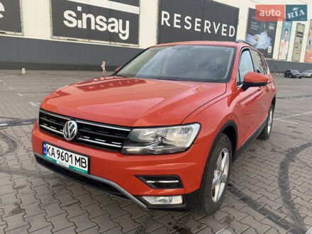 Фольксваген Тігуан 2017 у Києві на Automoto.ua Червоний Фольксваген Тігуан, об'ємом двигуна 1.98 л та пробігом 77 тис. км за 19990 $, фото 1 на Automoto.ua