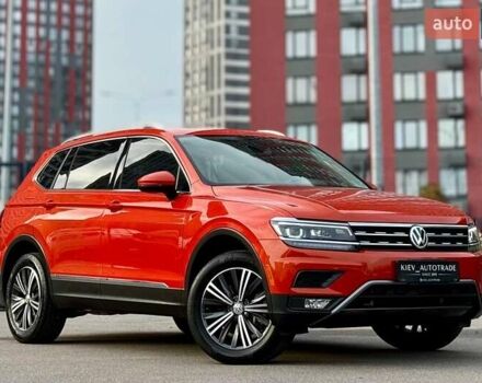 Красный Фольксваген Тигуан, объемом двигателя 2 л и пробегом 46 тыс. км за 22500 $, фото 1 на Automoto.ua
