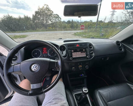 Фольксваген Тигуан, объемом двигателя 2 л и пробегом 262 тыс. км за 9800 $, фото 15 на Automoto.ua