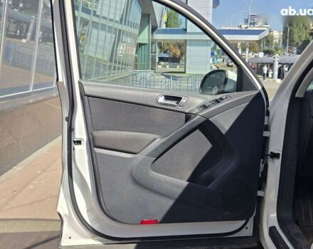 Фольксваген Тигуан, объемом двигателя 2 л и пробегом 124 тыс. км за 9900 $, фото 16 на Automoto.ua