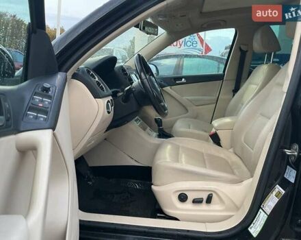 Фольксваген Тігуан, об'ємом двигуна 2 л та пробігом 77 тис. км за 3000 $, фото 7 на Automoto.ua