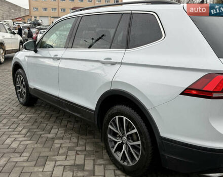 Фольксваген Тигуан, объемом двигателя 2 л и пробегом 171 тыс. км за 16100 $, фото 4 на Automoto.ua
