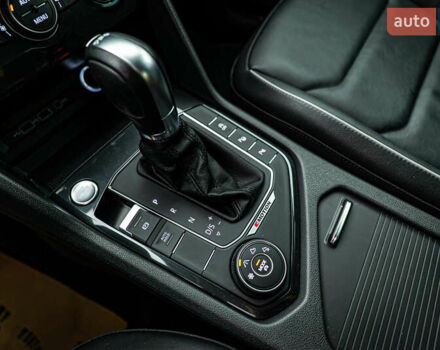 Фольксваген Тигуан, объемом двигателя 2 л и пробегом 56 тыс. км за 31844 $, фото 17 на Automoto.ua