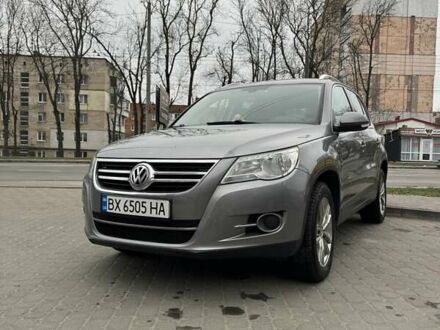 Фольксваген Тігуан 2008 у Хмельницькому на Automoto.ua Фольксваген Тігуан, об'ємом двигуна 2 л та пробігом 284 тис. км за 11900 $, фото 1 на Automoto.ua