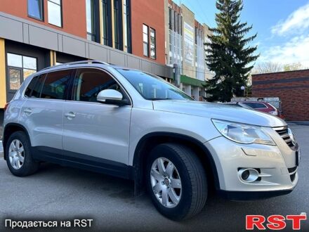 Фольксваген Тигуан 2009 в Черкассах на Automoto.ua Фольксваген Тигуан, объемом двигателя 20 л и пробегом 246 тыс. км за 9700 $, фото 1 на Automoto.ua