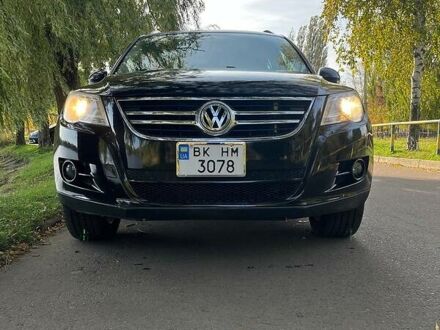 Фольксваген Тігуан 2010 у Рівному на Automoto.ua Фольксваген Тігуан, об'ємом двигуна 2 л та пробігом 187 тис. км за 12000 $, фото 1 на Automoto.ua