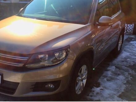 Фольксваген Тигуан 2011 в Ужгороде на Automoto.ua Фольксваген Тигуан, объемом двигателя 14 л и пробегом 227 тыс. км за 13500 $, фото 1 на Automoto.ua