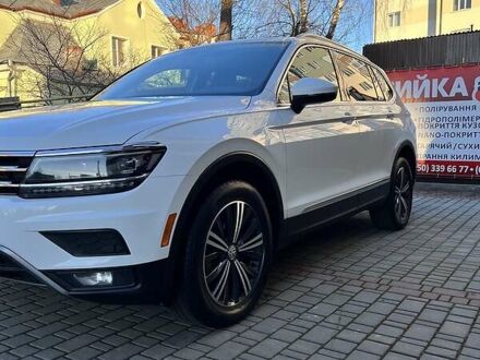 Фольксваген Тигуан 2018 в Ивано-Франковске на Automoto.ua Фольксваген Тигуан, объемом двигателя 2 л и пробегом 176 тыс. км за 21999 $, фото 1 на Automoto.ua