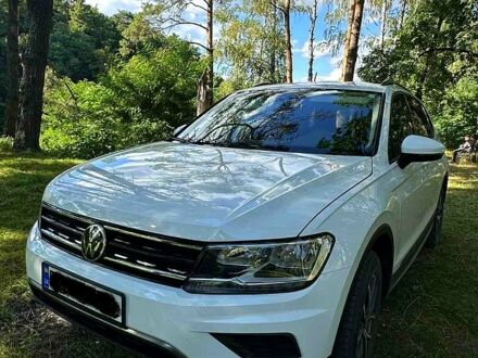 Фольксваген Тигуан 2021 в Кролевце на Automoto.ua Фольксваген Тигуан, объемом двигателя 2 л и пробегом 41 тыс. км за 23200 $, фото 1 на Automoto.ua