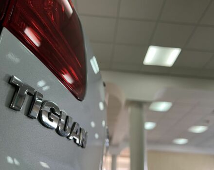 Сірий Фольксваген Тігуан, об'ємом двигуна 0 л та пробігом 220 тис. км за 12600 $, фото 2 на Automoto.ua