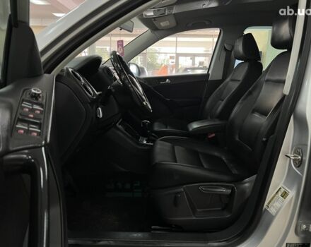 Сірий Фольксваген Тігуан, об'ємом двигуна 0 л та пробігом 220 тис. км за 12600 $, фото 17 на Automoto.ua