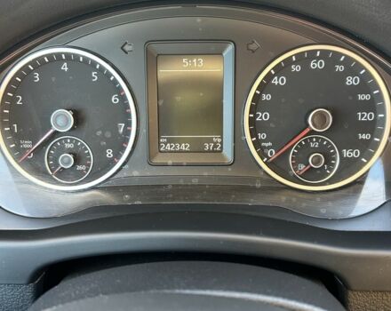 Сірий Фольксваген Тігуан, об'ємом двигуна 2 л та пробігом 220 тис. км за 11000 $, фото 7 на Automoto.ua