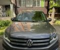 Серый Фольксваген Тигуан, объемом двигателя 2 л и пробегом 177 тыс. км за 12850 $, фото 1 на Automoto.ua