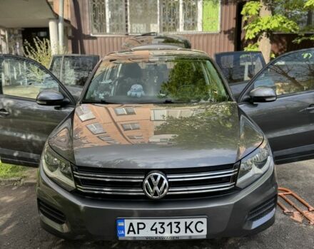 Серый Фольксваген Тигуан, объемом двигателя 2 л и пробегом 177 тыс. км за 12850 $, фото 3 на Automoto.ua