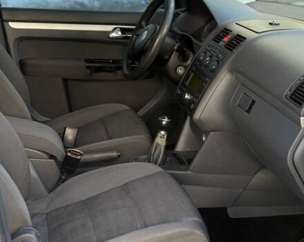 Серый Фольксваген Тигуан, объемом двигателя 1.4 л и пробегом 260 тыс. км за 5000 $, фото 4 на Automoto.ua