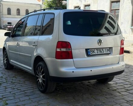 Серый Фольксваген Тигуан, объемом двигателя 1.4 л и пробегом 260 тыс. км за 5000 $, фото 3 на Automoto.ua