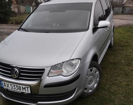 Серый Фольксваген Тигуан, объемом двигателя 1.9 л и пробегом 245 тыс. км за 8600 $, фото 2 на Automoto.ua