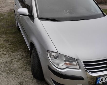 Серый Фольксваген Тигуан, объемом двигателя 1.9 л и пробегом 245 тыс. км за 8600 $, фото 3 на Automoto.ua