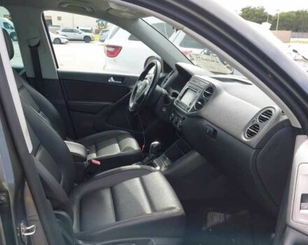 Серый Фольксваген Тигуан, объемом двигателя 2 л и пробегом 167 тыс. км за 8900 $, фото 3 на Automoto.ua