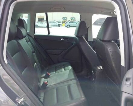 Серый Фольксваген Тигуан, объемом двигателя 2 л и пробегом 167 тыс. км за 8900 $, фото 6 на Automoto.ua